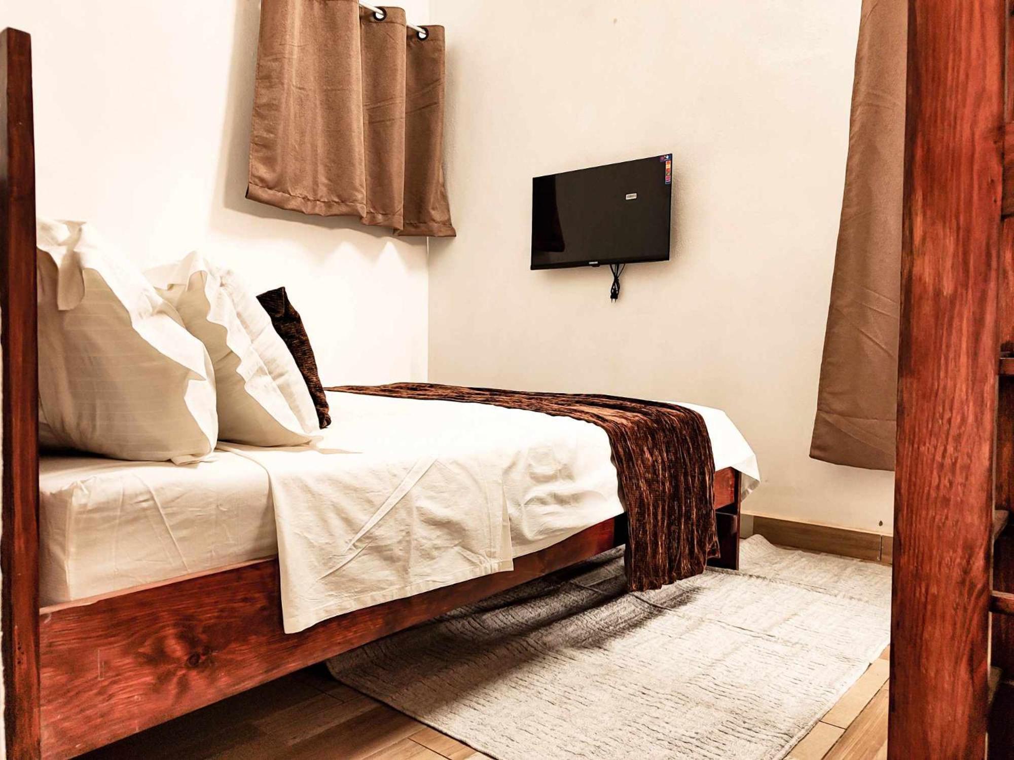 M'Serenity Guest House Antananarivo Exteriör bild