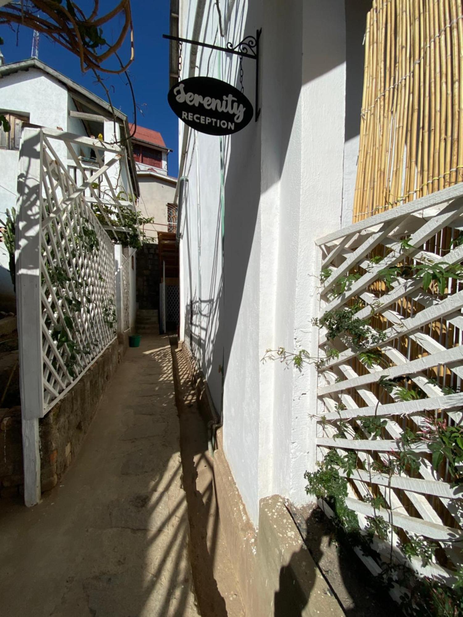 M'Serenity Guest House Antananarivo Exteriör bild