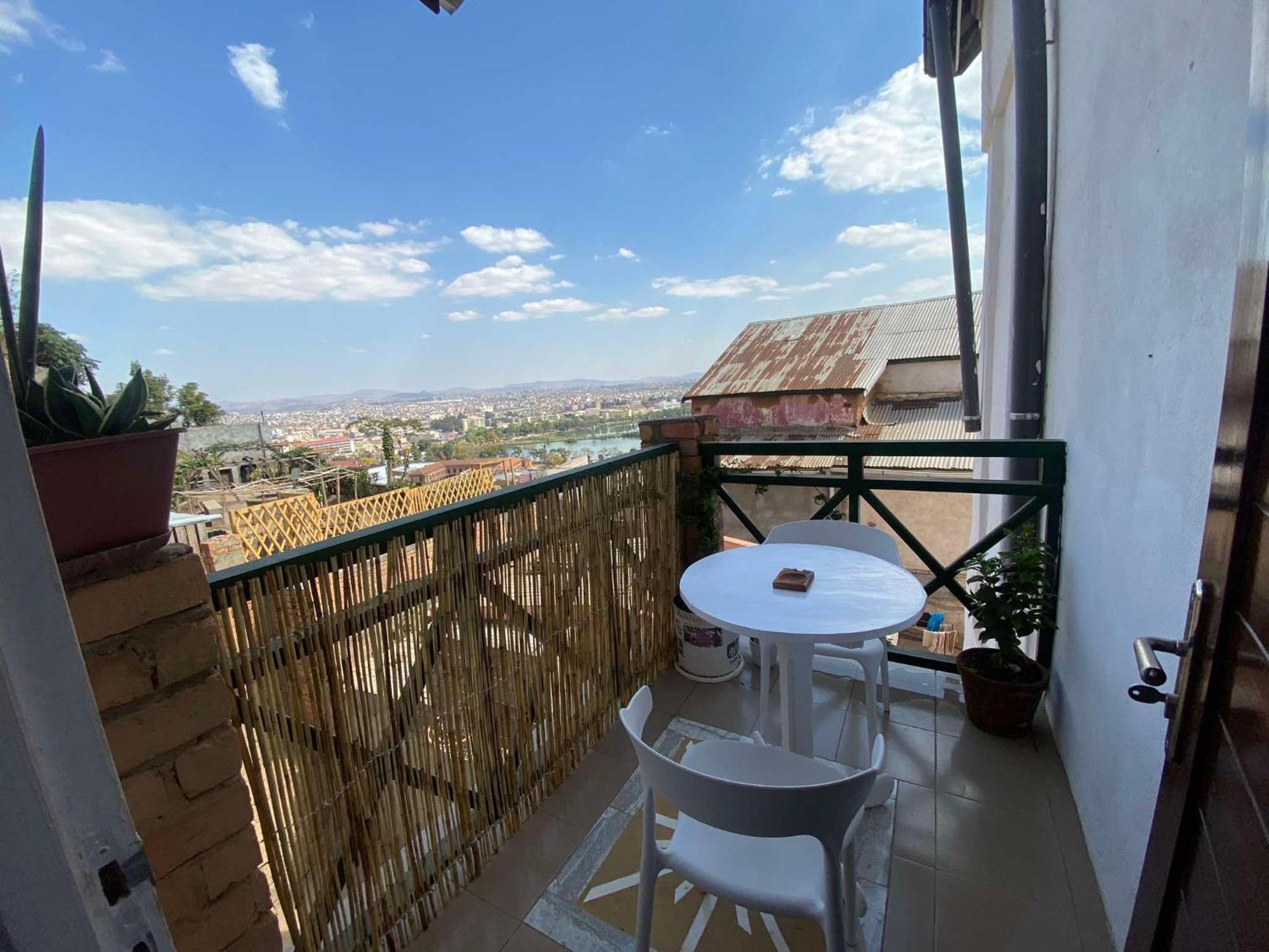 M'Serenity Guest House Antananarivo Exteriör bild